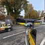 Tram deraglia per evitare un furgone in corso Einaudi e abbatte un albero: feriti tra i passeggeri Tram deraglia per evitare un furgone in corso Einaudi e abbatte un albero: feriti tra i passeggeri