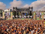 Cannes alza il volume: “Les Plages Électroniques” festeggia 20 anni tra superstar e nuove scenografie Cannes alza il volume: “Les Plages Électroniques” festeggia 20 anni tra superstar e nuove scenografie