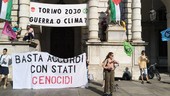 Blitz di Extinction in Comune con bandiere pro-Pal: &quot;Basta accordi con Israele&quot;