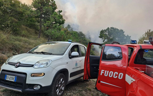 Incendi, nuovo rogo a Rossiglione: sotto controllo quello di Pra’ Incendi, nuovo rogo a Rossiglione: sotto controllo quello di Pra’