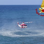 Bogliasco, ritrovato vivo dopo otto ore il giovane disperso in mare: recuperato dall’elicottero Drago Bogliasco, ritrovato vivo dopo otto ore il giovane disperso in mare: recuperato dall’elicottero Drago