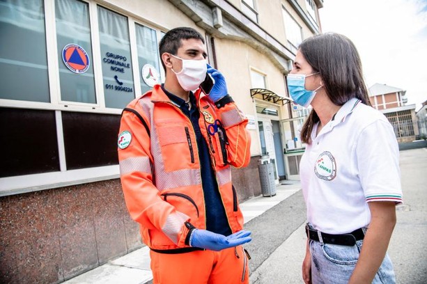 Inaugurazione con dedica a sorpresa per i nuovi mezzi della Croce verde di None Inaugurazione con dedica a sorpresa per i nuovi mezzi della Croce verde di None