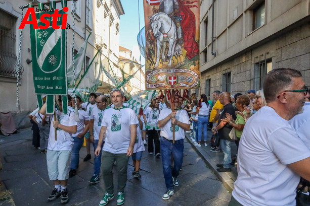 La gent alegher torna in strada: San Martino San Rocco festeggia il Palio con il Giro della Vittoria [GALLERIA FOTOGRAFICA]