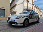 Anziano in stato confusionale rischia di scavalcare il balcone: salvato dalla Polizia Locale di Savigliano Anziano in stato confusionale rischia di scavalcare il balcone: salvato dalla Polizia Locale di Savigliano