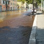 Si spacca un tubo dell’acqua, strada allagata tra via Bobbio e via Montaldo