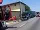 Auto contro pullman in via Valle Po a Cuneo: c'è una vittima