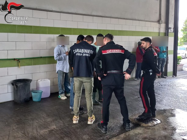 Maxi sanzioni e chiusura per un autolavaggio ad Asti: 8 operai su 10 in nero
