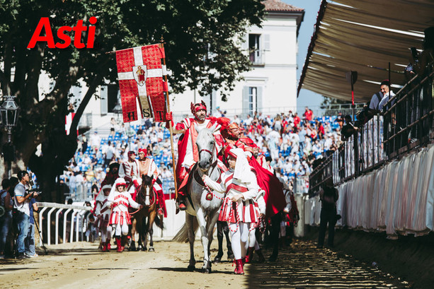 Palio di Asti, istruzioni per l'uso: cosa è meglio lasciare a casa