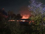 Alba, senza fissa dimora accendono il fuoco per scaldarsi, fiamme fuori controllo: sfiorato altro incendio al parco sul Tanaro Alba, senza fissa dimora accendono il fuoco per scaldarsi, fiamme fuori controllo: sfiorato altro incendio al parco sul Tanaro