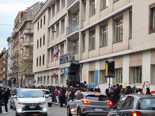 Aumentano i licei occupati in città: anche al Berti e al Boselli esplode la protesta (con un fermato) Aumentano i licei occupati in città: anche al Berti e al Boselli esplode la protesta (con un fermato)