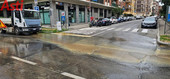 Fiume d'acqua in corso Dante per un tubo rotto, strada chiusa e viabilità deviata [FOTO E VIDEO]