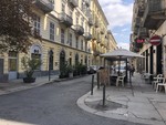 A San Salvario furti e parabrezza spaccati per comprare la droga, gli albergatori lanciano l'allarme A San Salvario furti e parabrezza spaccati per comprare la droga, gli albergatori lanciano l'allarme