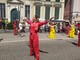 Entierro de la Sardina: per la prima volta la sfilata nel centro di Genova con 700 tra figuranti, bande, ballerine e carri tra musica e colori (Foto e Video)
