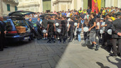 Folla oceanica per i funerali della famiglia Baruzzo: per la tragedia dell'omicidio-suicidio a Finale Ligure la commozione di tutta la città (FOTO) Folla oceanica per i funerali della famiglia Baruzzo: per la tragedia dell'omicidio-suicidio a Finale Ligure la commozione di tutta la città (FOTO)