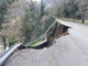 Savona, voragine sulla Sp12 del Santuario: franata parte della carreggiata, la strada verrà chiusa (FOTO) Savona, voragine sulla Sp12 del Santuario: franata parte della carreggiata, la strada verrà chiusa (FOTO)