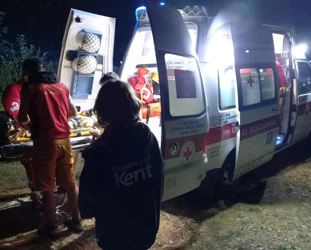 Tragedia nella notte a Bagnolo Piemonte, ragazza perde la vita in un'auto finita fuori strada