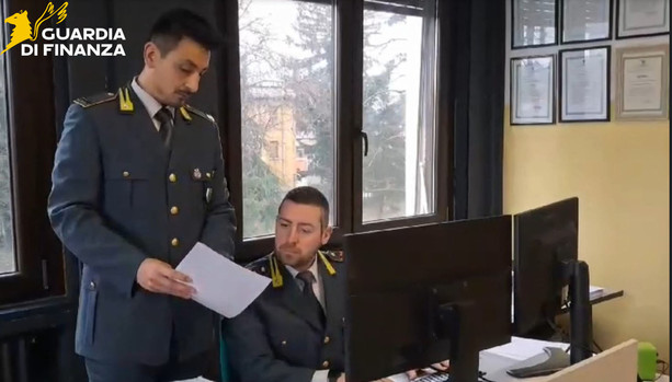 Reddito di cittadinanza e assegno di inclusione, otto "furbetti" scoperti dalla Guardia di Finanza