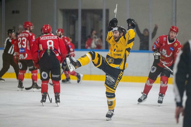 Nella notte giallonera scende un luce dal cielo. È quella del salvatore Bastille (4-2)