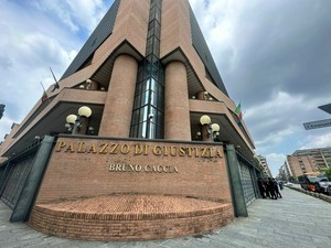 Riparte in appello il processo sulle presunte malversazioni in tre municipi del Roero. In primo grado assolti tutti i dodici imputati