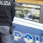 Rapina un anziano mentre passeggia con la nipotina: arrestato dalla polizia