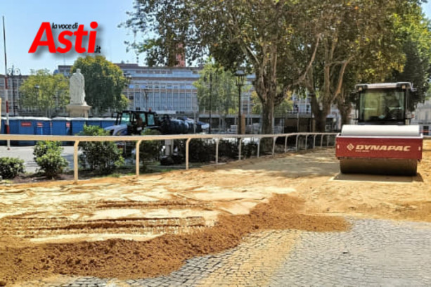 Piazza Alfieri chiude per il Palio: via agli allestimenti del catino [PLANIMETRIE]