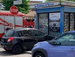 Varese, perde il controllo dell'auto e finisce contro l'edicola di viale Borri Varese, perde il controllo dell'auto e finisce contro l'edicola di viale Borri