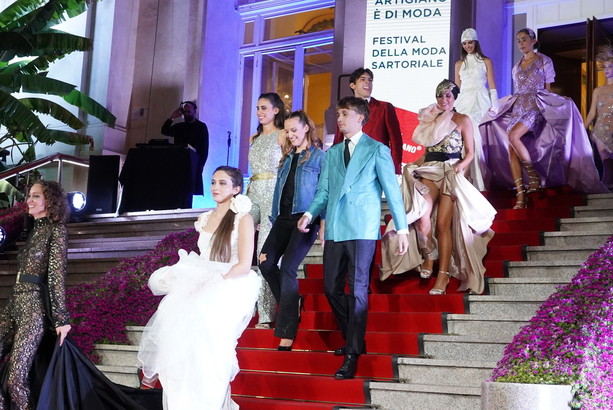 'Stile Artigiano è di Moda' a Sanremo: sfilata di alta sartoria sulla scalinata del Casinò (Foto)