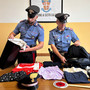 Rubano vestiti griffati: bloccati e arrestati dai carabinieri sul Sempione a Sesto Calende