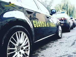 Mezzo milione di imposte evase e 26 lavoratori &quot;in nero&quot;: coppia di imprenditori edili nel mirino della Guardia di Finanza