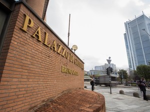 Padrino di battesimo accusato di soprusi su due sorelline: psichiatri dovranno pronunciarsi sulla sua capacità di intendere e volere