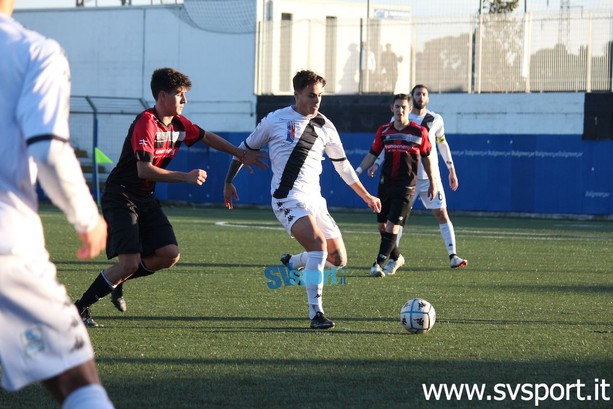 Calcio. Eccellenza, il 2022 si chiude con una delle sfide più attese: al "Ciccione" va in scena il derby Imperia-Albenga