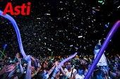 Un sabato da tutto esaurito per Astimusica: piazza Alfieri canta “La vita a 30 anni”