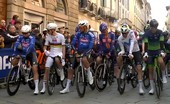 Ciclismo | Milano - Sanremo. La diretta della Classicissima, duello annunciato Pogacar - Van der Poel? (LIVE) Ciclismo | Milano - Sanremo. La diretta della Classicissima, duello annunciato Pogacar - Van der Poel? (LIVE)