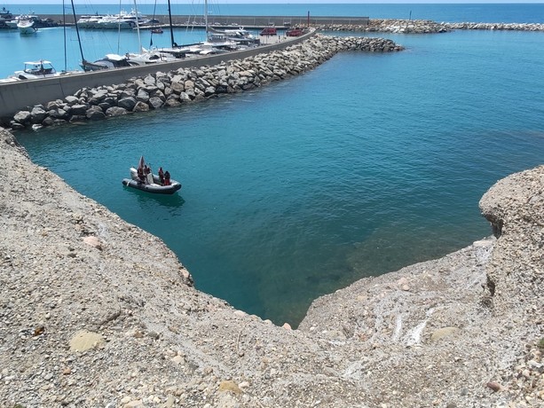 Ventimiglia, trovati i corpi dei due giovani dispersi in mare alle Calandre: erano a pochi metri l'uno dall'altro