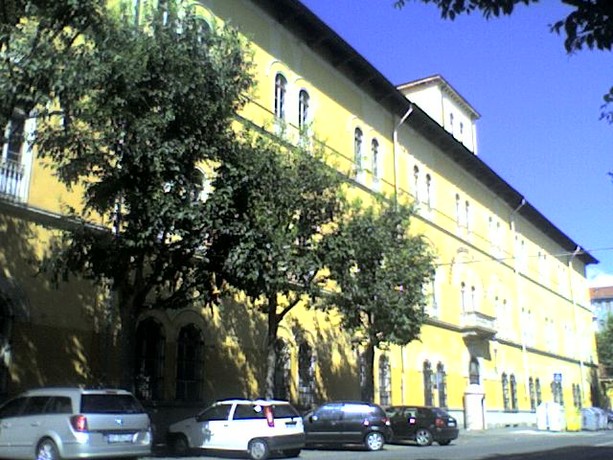 Il municipio di Pinerolo? «Lo vogliamo nella Caserma Bochard» Il municipio di Pinerolo? «Lo vogliamo nella Caserma Bochard»