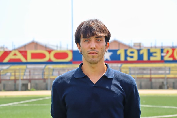 Calciomercato. Ufficiale l'ingaggio di Dellepiane, il Vado presenta il giocatore Calciomercato. Ufficiale l'ingaggio di Dellepiane, il Vado presenta il giocatore