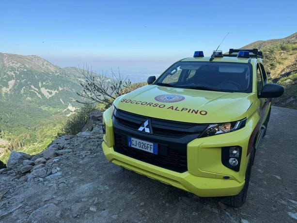 In salvo lo speleologo rimasto bloccato all’interno della grotta dei Cinghiali Volanti In salvo lo speleologo rimasto bloccato all’interno della grotta dei Cinghiali Volanti