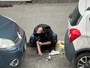 Si buca tra le auto in sosta in Barriera di Milano: il video choc girato da un residente