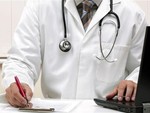 Neurochirurgo a processo per violenza sessuale: il tribunale nomina due periti
