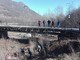Auto sfonda la balaustra del Ponte delle rovine a Villar Pellice e cade nel vuoto Auto sfonda la balaustra del Ponte delle rovine a Villar Pellice e cade nel vuoto