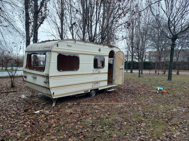 Savigliano: atto vandalico in Oasi Giovani, devastata la roulotte dei bimbi [FOTO]
