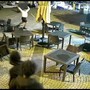 Savona, vandalismo notturno in Darsena: danneggiato il dehor del locale Alkemist