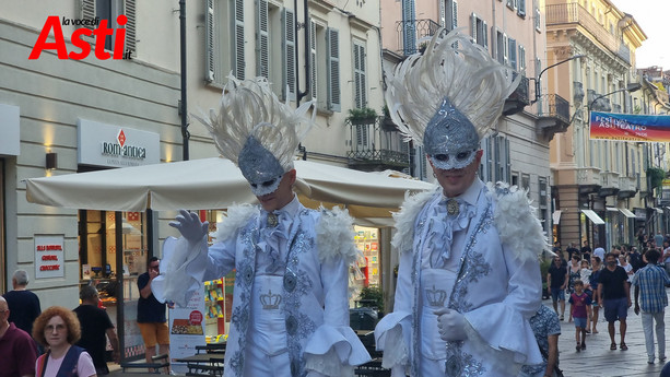 La città in festa: la Notte Bianca del Palio riempie Asti di musica e sorrisi [FOTO E VIDEO]