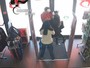 Furti in serie nei negozi di Albenga: due donne arrestate con giacconi pesanti e borse piene di refurtiva