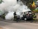 Auto in fiamme, paura in via Gasparotto