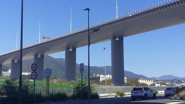 Cavi fibra incendiati sotto ponte San Giorgio, la Procura indaga per terrorismo Cavi fibra incendiati sotto ponte San Giorgio, la Procura indaga per terrorismo