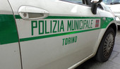 Aurora, insegue una donna armato di coltello: arrestato dalla Polizia Locale