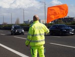 Scontro violento tra due moto sulla Torino-Caselle, morto un uomo