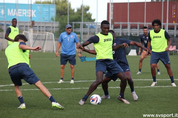 Calcio, Vado. Il test contro la Juniores termina 10-0, doppiette per Arras e Barwuah