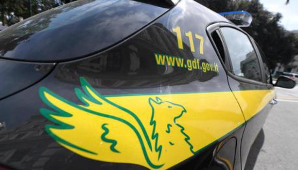 Cuoco e cameriere in &quot;nero&quot; scoperti dalla Guardia di Finanza di Varese: denuncia, attività sospesa e maxi multa per il datore di lavoro